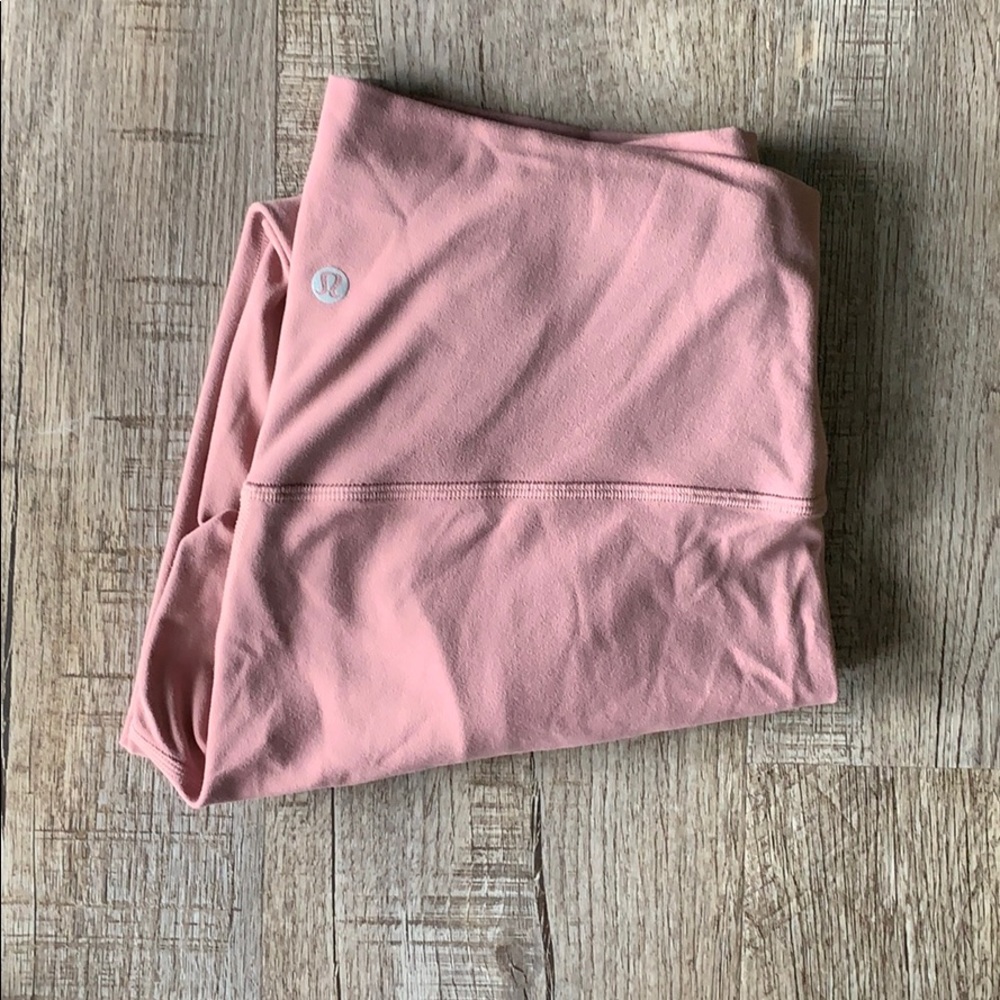 Lululemon aligns ll in Spanish rose